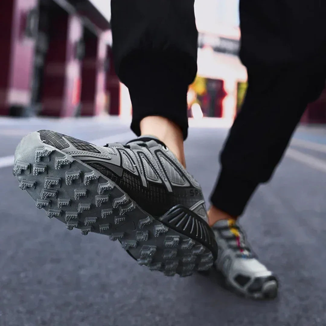 SpeedCross™ IV | Agarre, Estabilidad y Comodidad Sin Límites