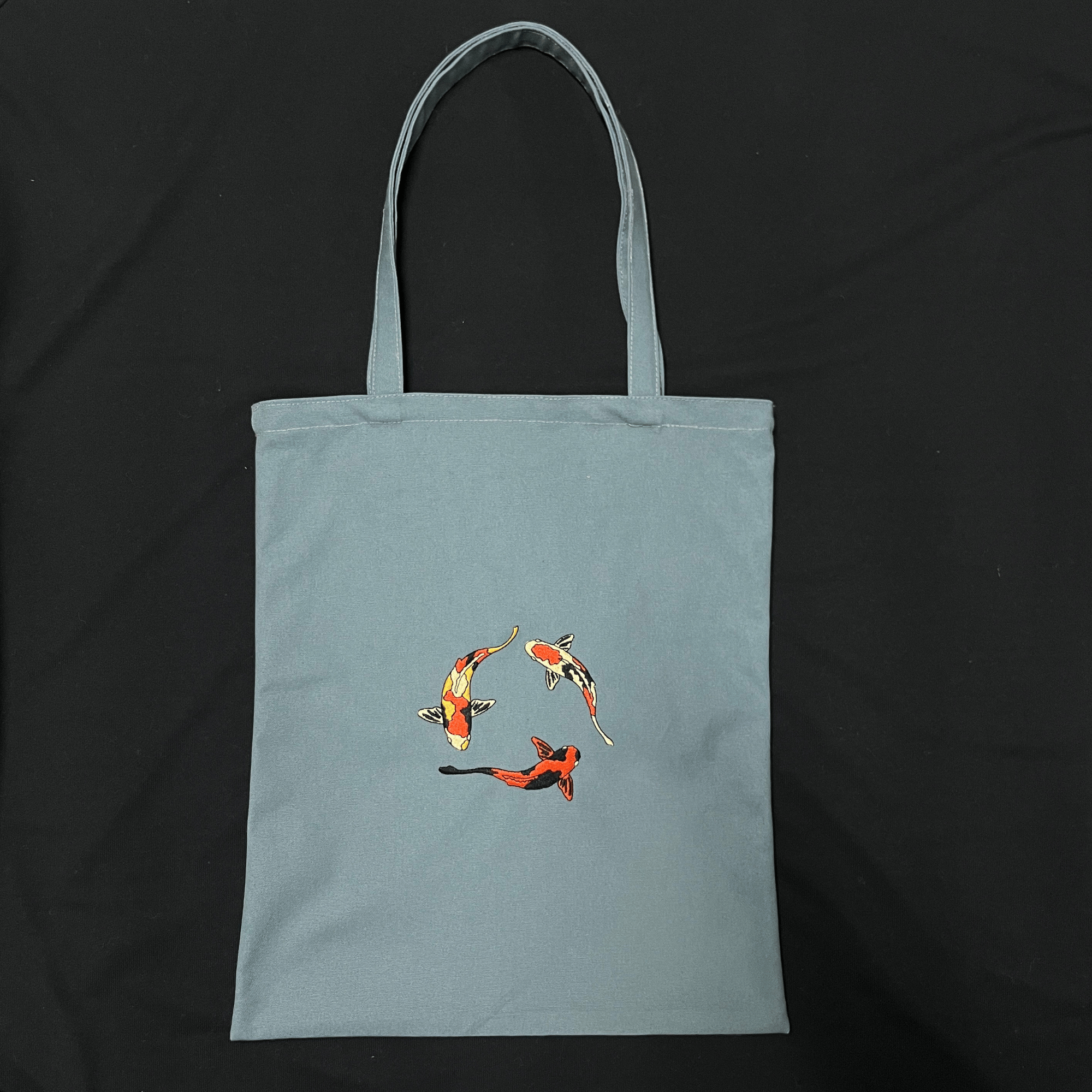Bolso tote con pez koi bordado Versión Taylors