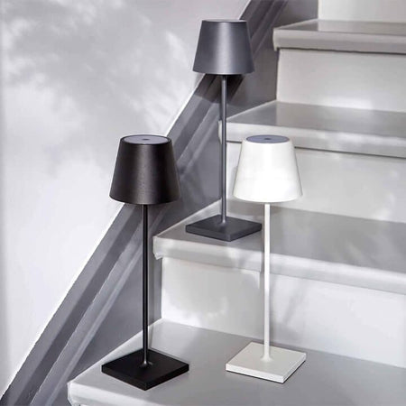 Lámpara de mesa LED impermeable con Alexa: diseño minimalista y control por voz