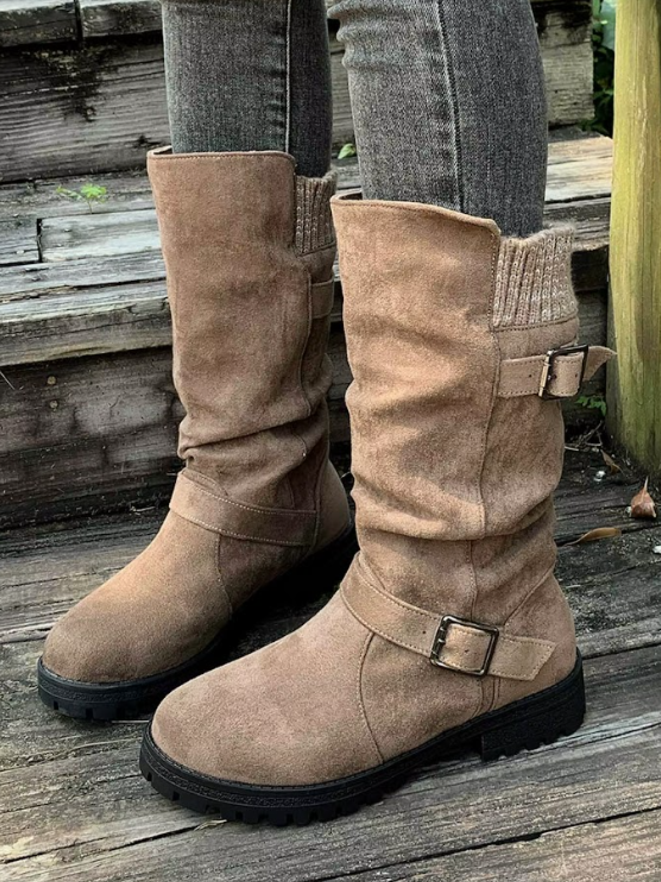 Botas de Media Caña con Puño de Punto y Hebillas – Comodidad y Estilo para el Invierno