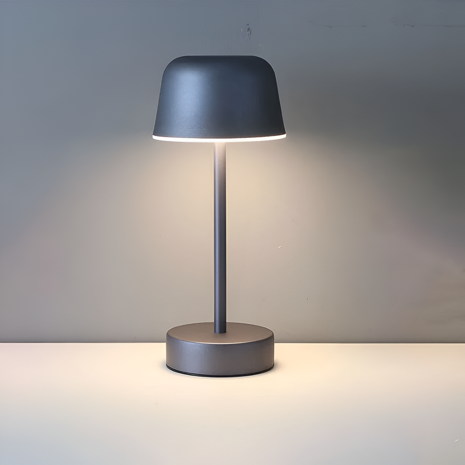 Colorida lámpara LED de sobremesa de diseño retro, sin cable, USB