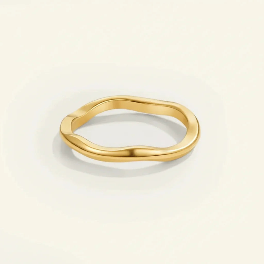Anillo apilable dorado minimalista de acero inoxidable para uso diario
