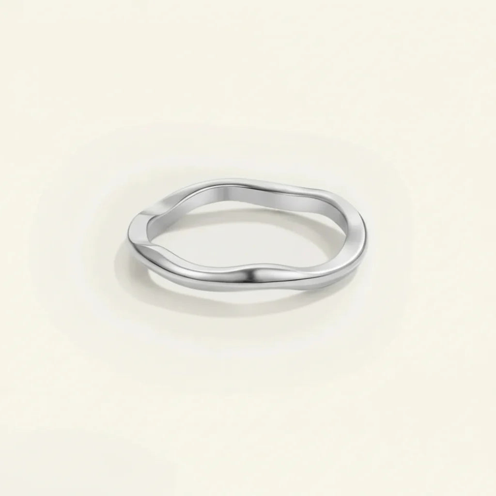Anillo apilable dorado minimalista de acero inoxidable para uso diario