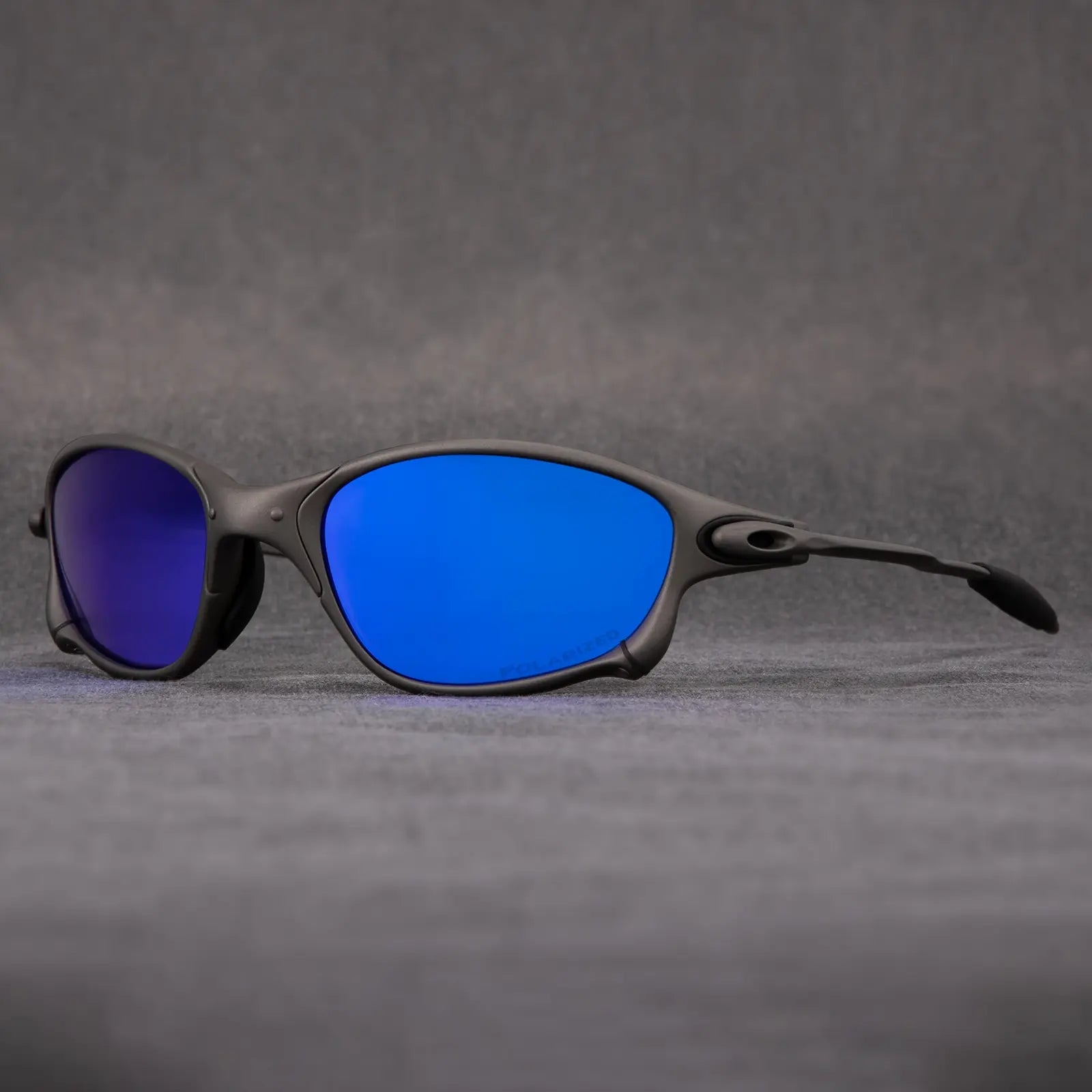 Gafas de sol deportivas polarizadas con montura de metal y lentes rojas espejadas UV400 — Azul