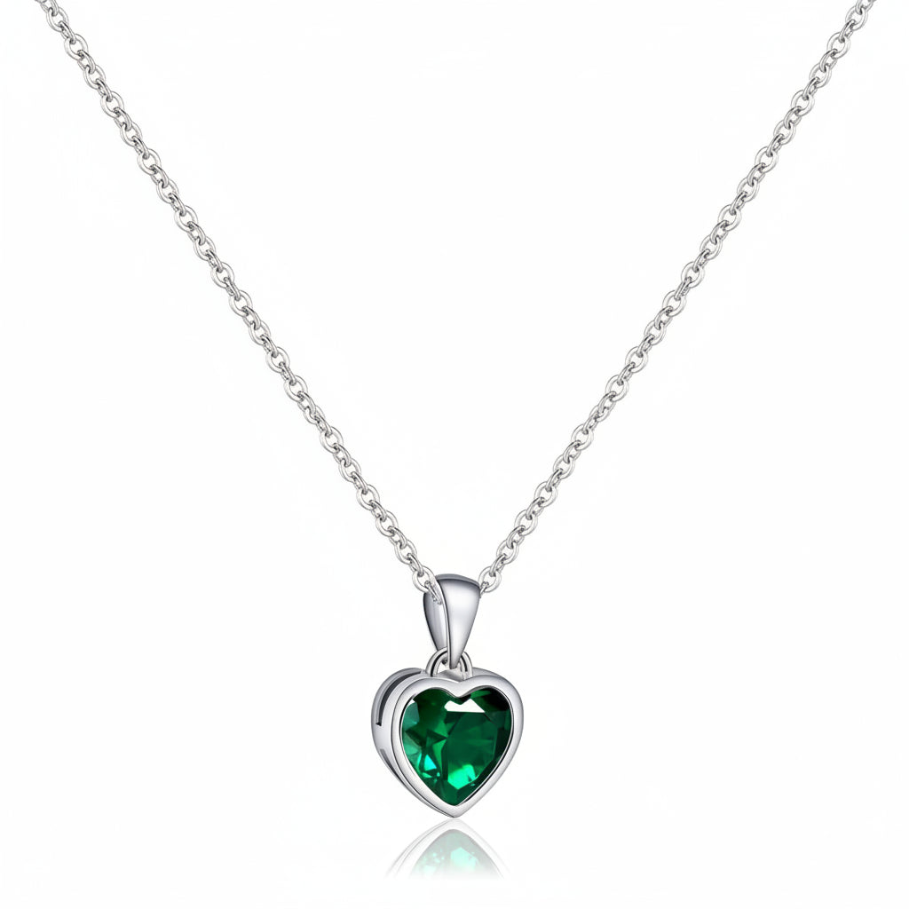 Collar de plata con colgante en forma de corazón y zafiro, piedra de nacimiento
