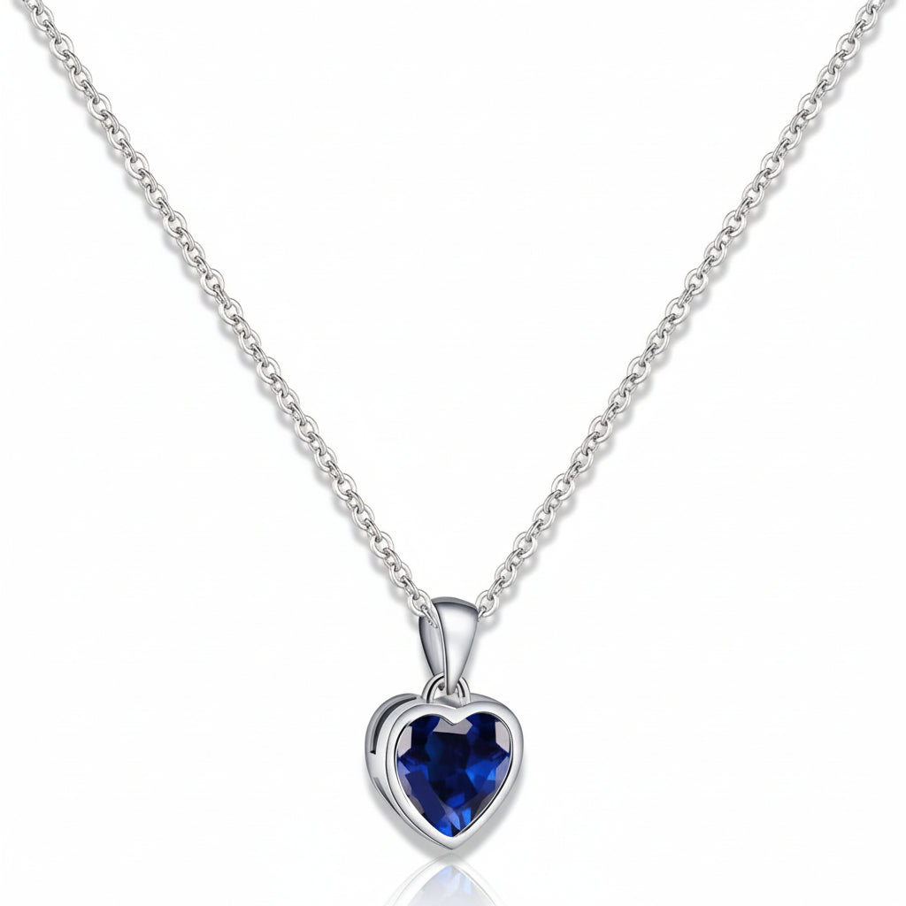 Collar de plata con colgante en forma de corazón y zafiro, piedra de nacimiento