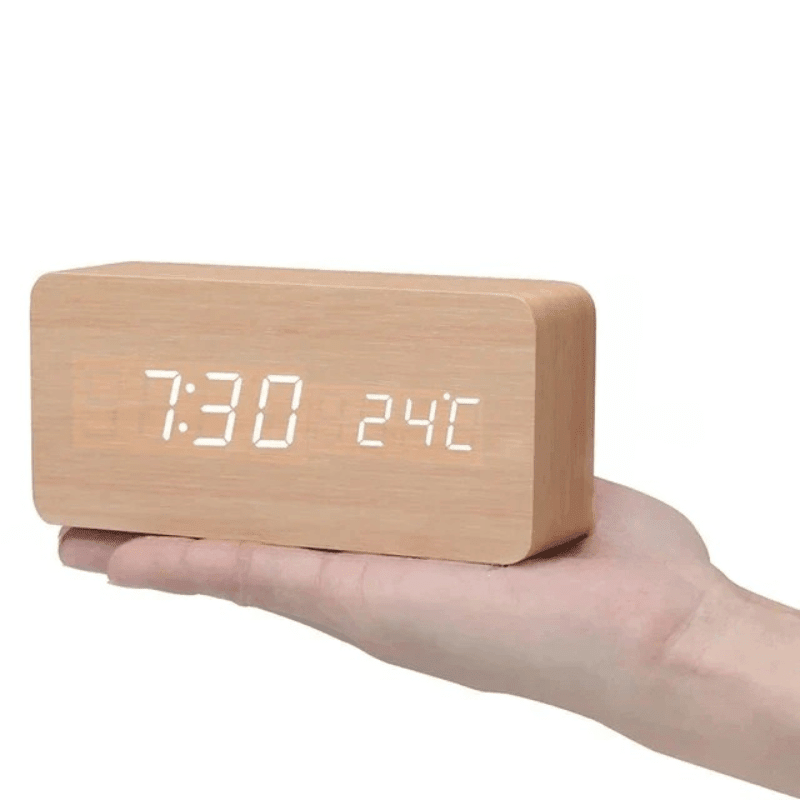 Reloj Despertador LED de Madera con Control por Voz – 8×15×9 cm – Display Digital — Madera cubo