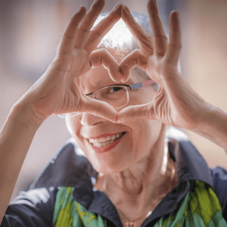 Amplificador Auditivo Recargable y Discreto - HearClear Pro