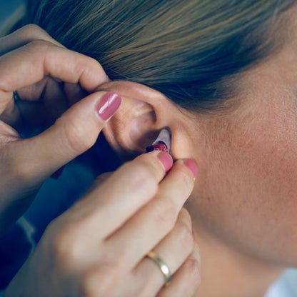 Aparato Auditivo Invisible - Ayuda Auditiva Resistente al Agua y Recargable | ClearPro