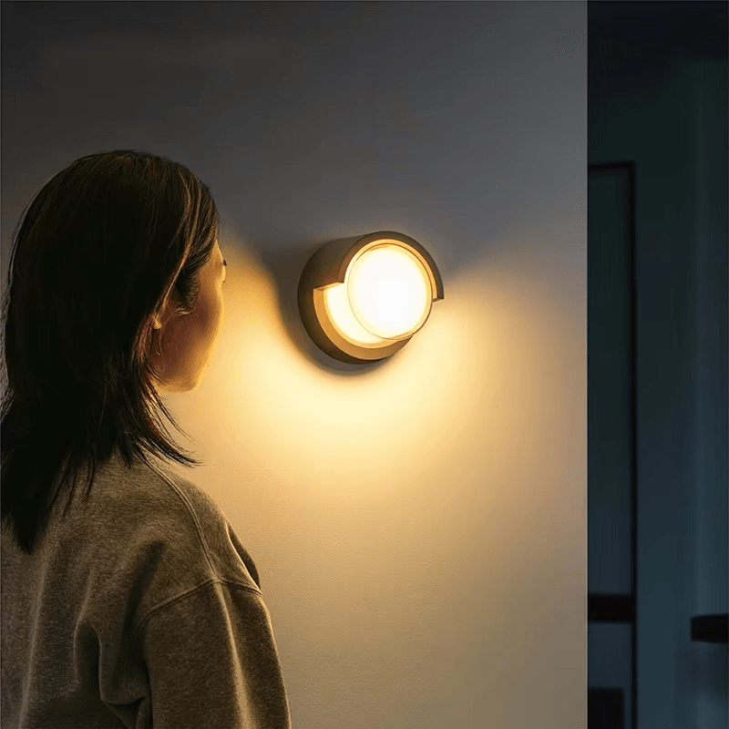 Aplique de pared exterior con LED integrado blanco cálido resistente a la intemperie