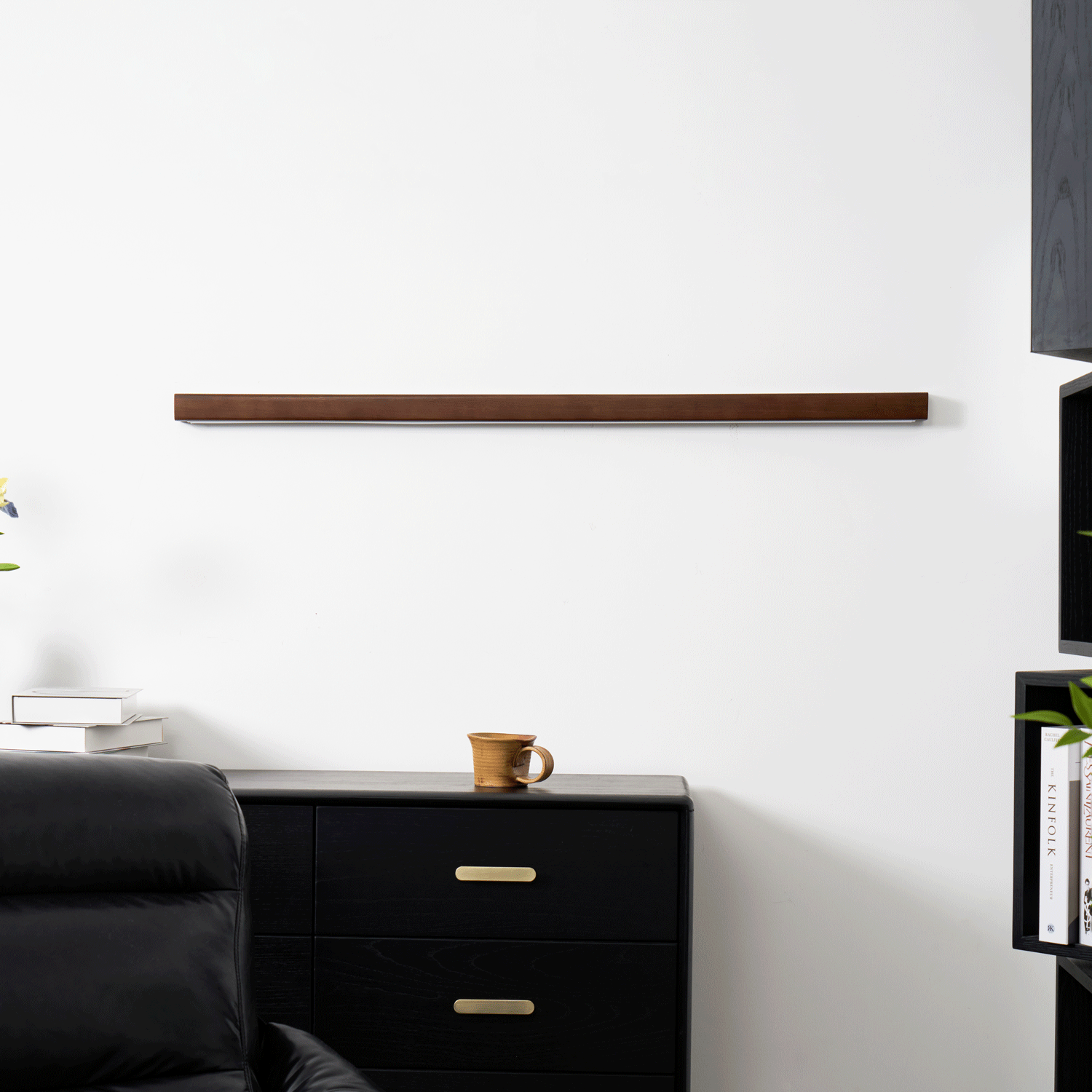 Aplique de pared lineal de madera con luz delgada