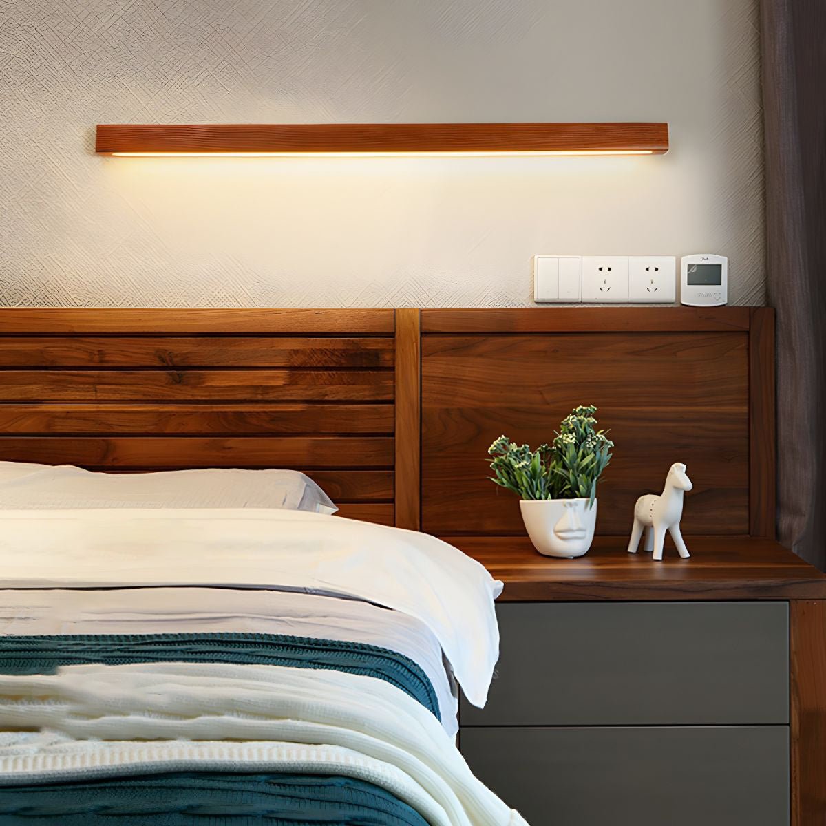 Aplique de pared lineal de madera con luz delgada