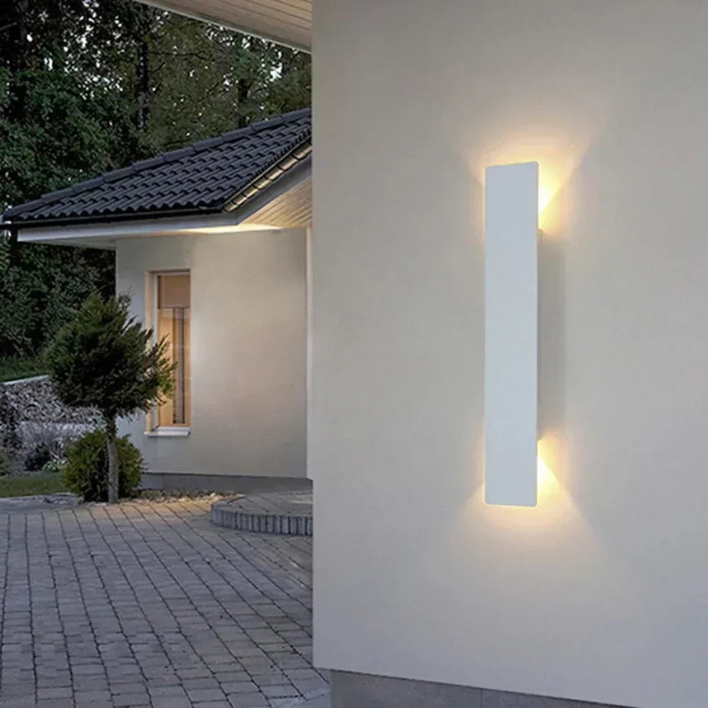 Aplique exterior LED de aluminio impermeable con iluminación arriba-abajo