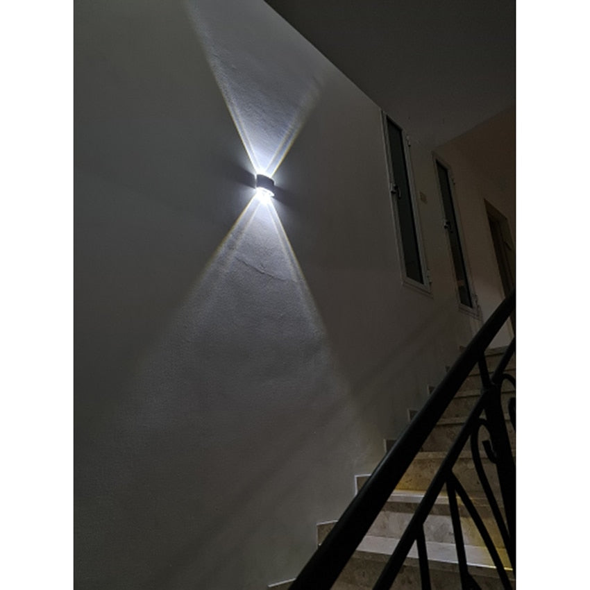 Aplique LED de pared impermeable para exterior e interior