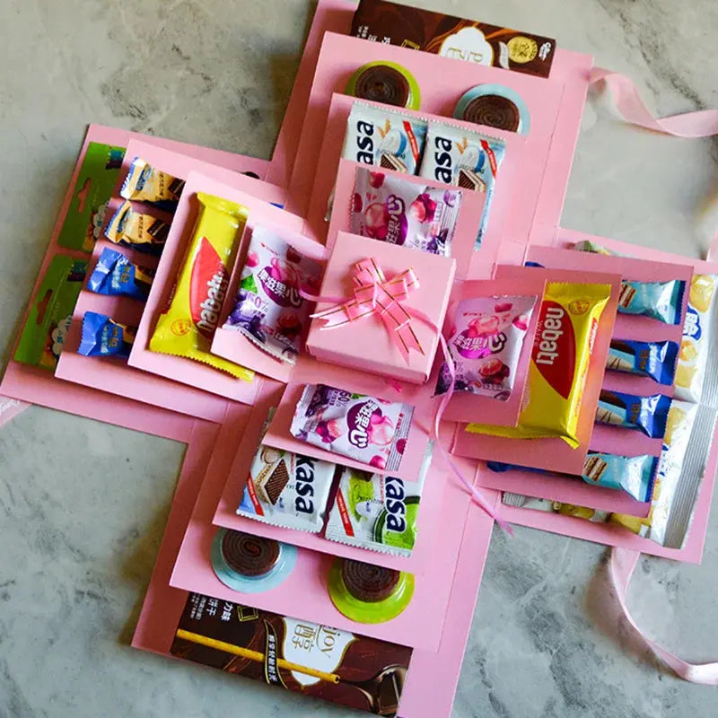 Caja explosiva regalo personalizada con compartimento secreto y 8 mariposas gratis