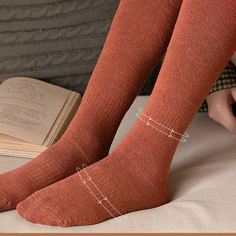 Calcetines de lana por encima de la rodilla
