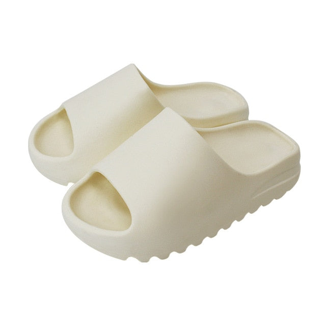 Chanclas Cloud acolchadas con suela estriada