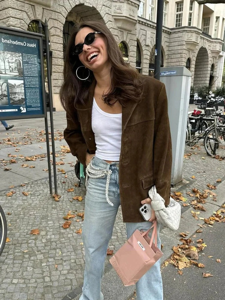 Chaqueta elegante de ante marrón para mujer
