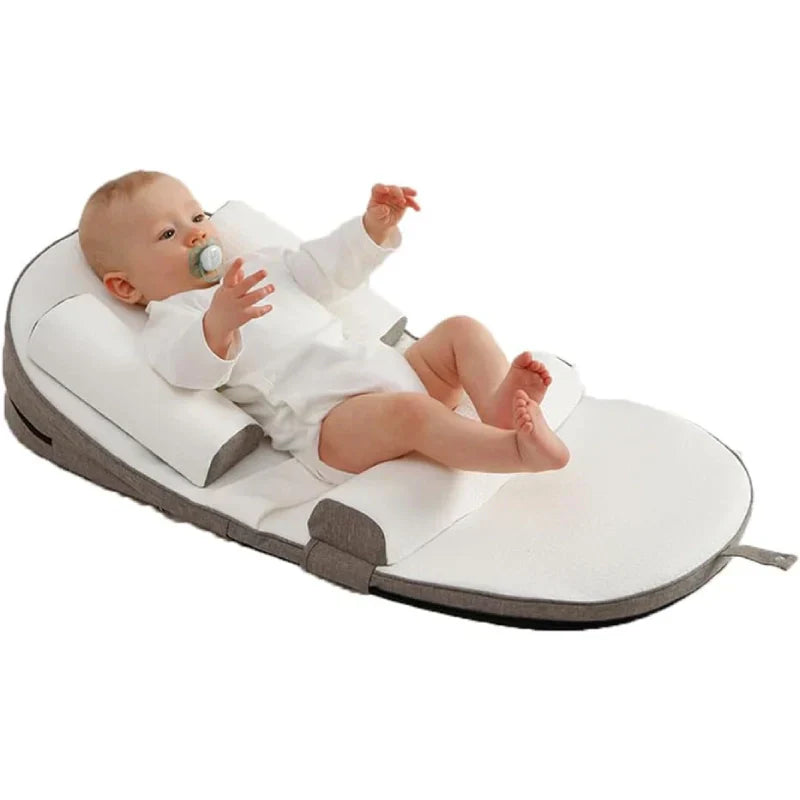 Cojín antirreflujo inclinado para bebés con soporte lateral ergonómico
