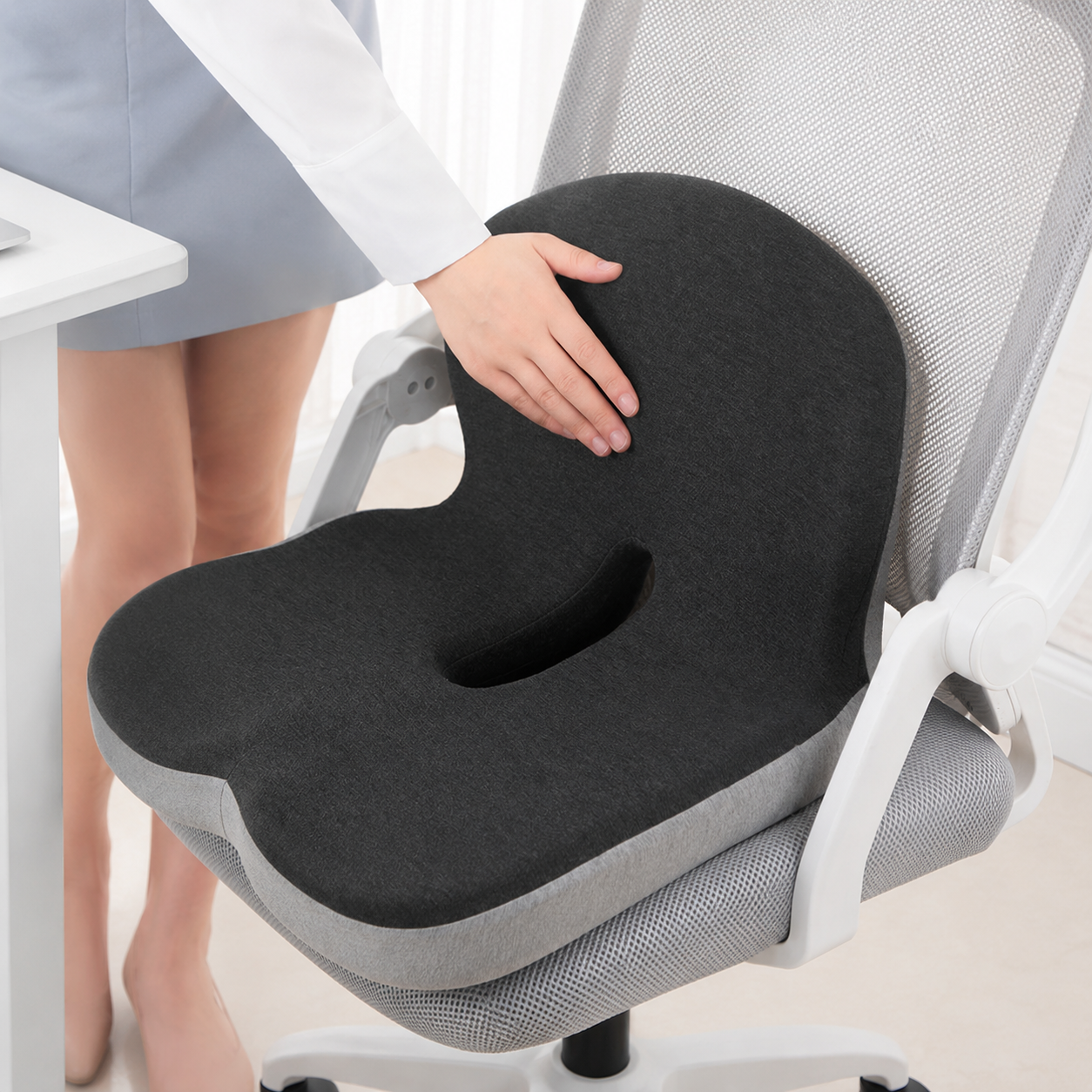 Cojín de asiento ergonómico de espuma viscoelástica con alivio de presión y base antideslizante