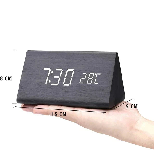 Despertador inteligente LED con control por voz y diseño de madera