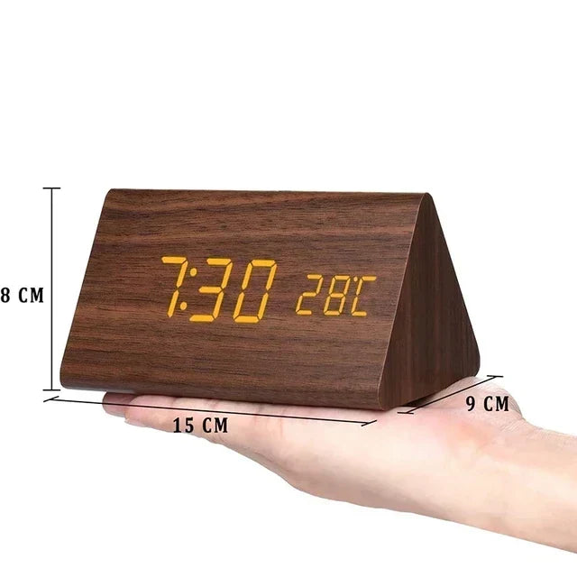 Despertador inteligente LED con control por voz y diseño de madera