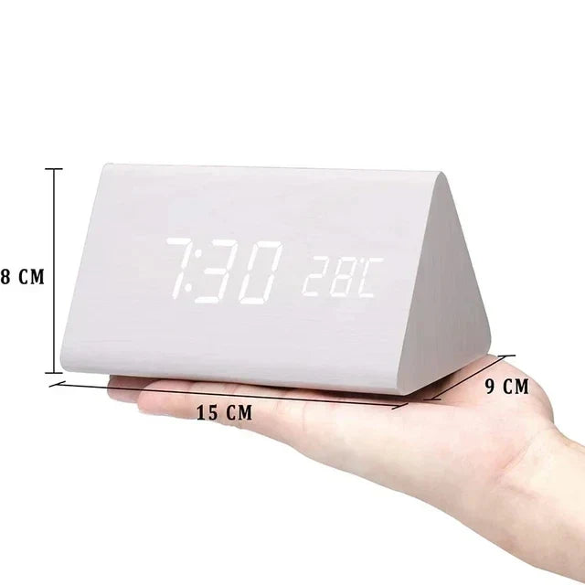 Despertador inteligente LED con control por voz y diseño de madera