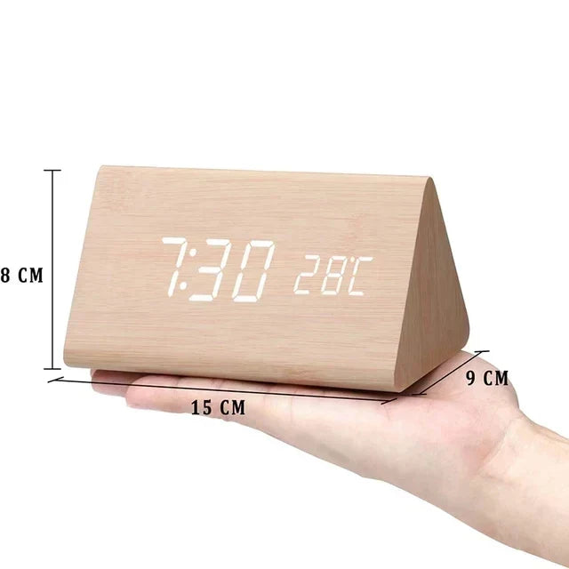 Despertador inteligente LED con control por voz y diseño de madera