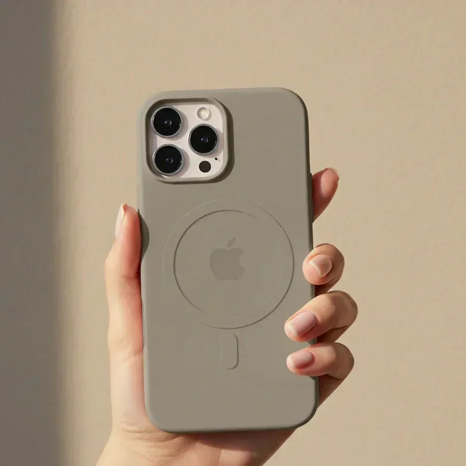 Funda magnética de silicona para iPhone con tacto suave y compatible con MagSafe