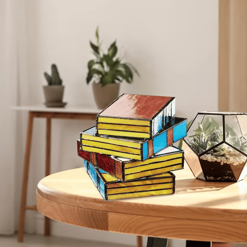 Lámpara de libros de vidrio emplomado