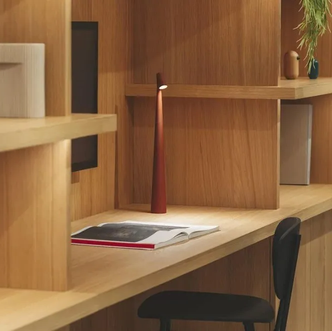 Lámpara de mesa nórdica minimalista inalámbrica LED