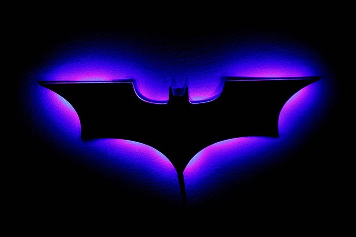 Lámpara LED de pared Batman con mando a distancia inalámbrico y cambio de color