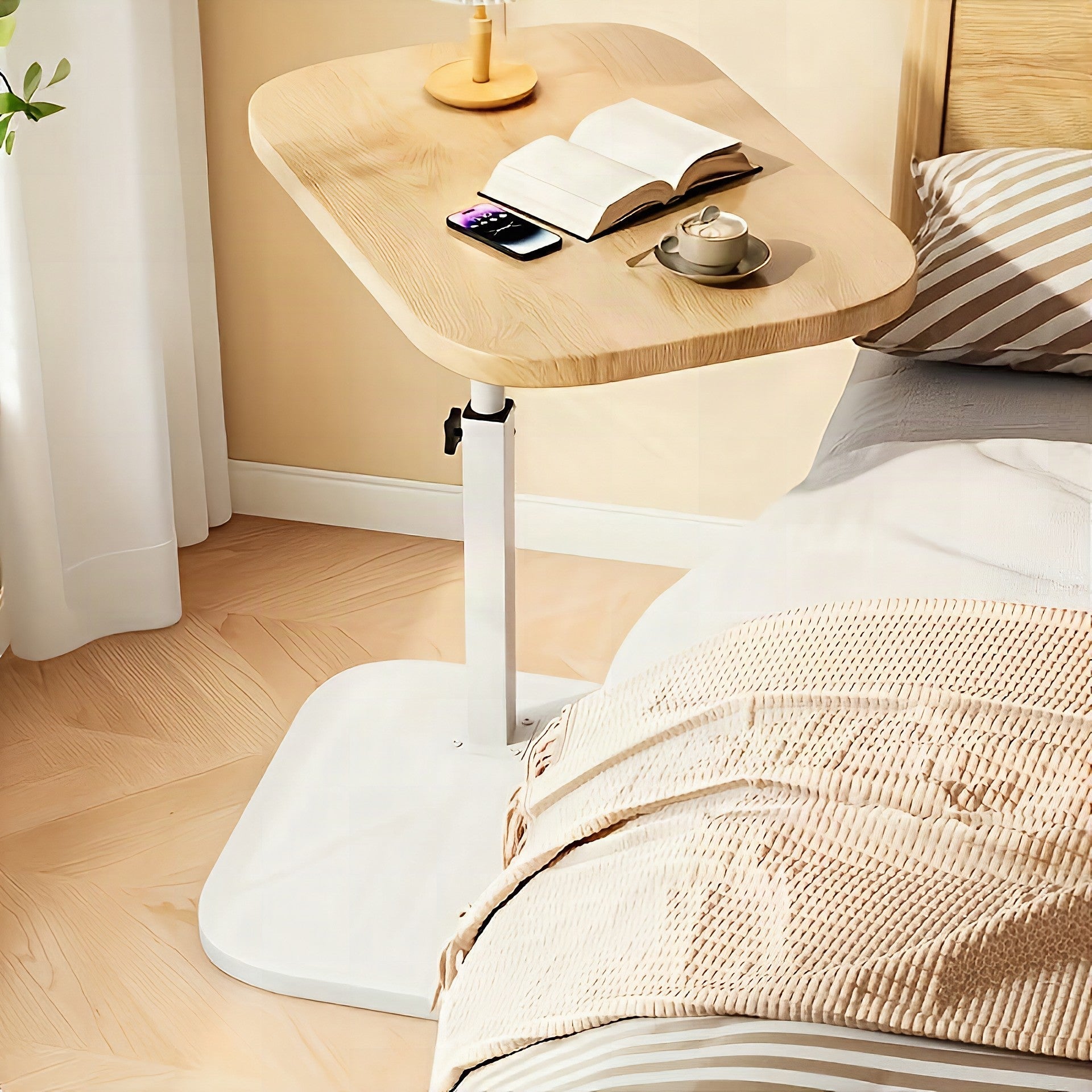 Mesa auxiliar regulable con sobre de madera natural y estructura metálica