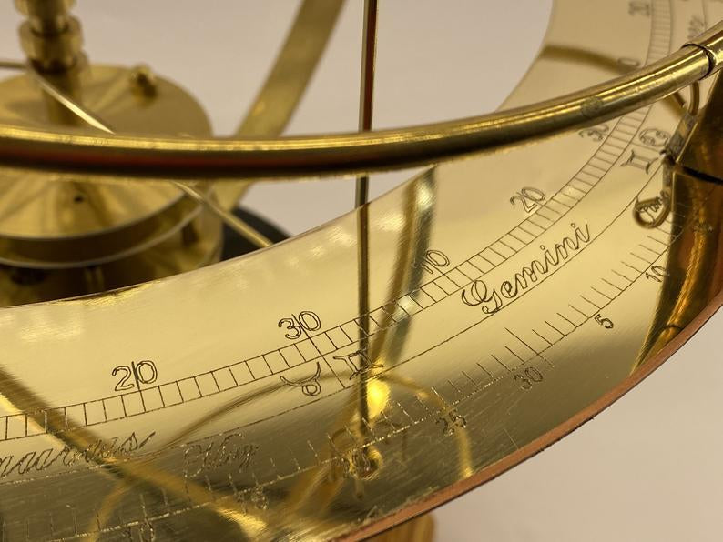 Modelo de planetario Grand Orrery del sistema solar – Exposición planetaria detallada