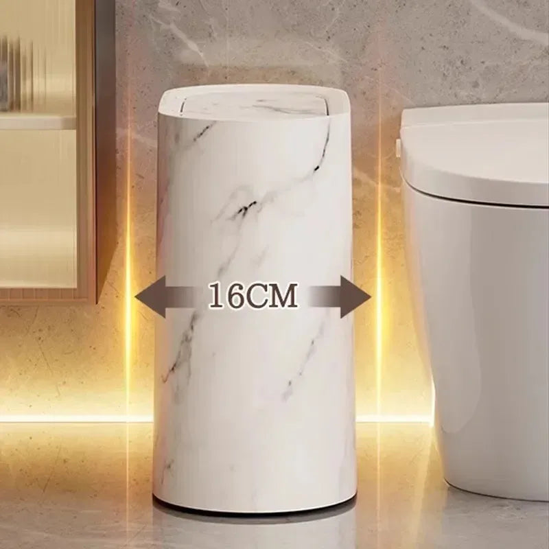 Papelera nórdica con diseño de mármol