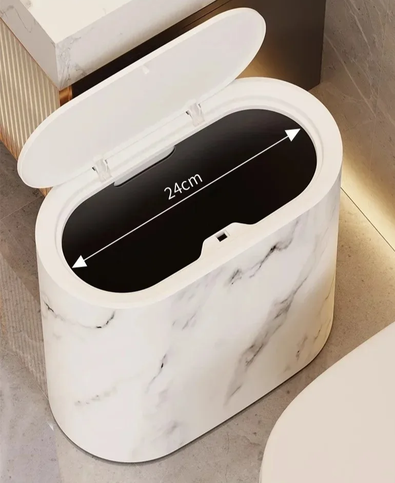 Papelera nórdica con diseño de mármol