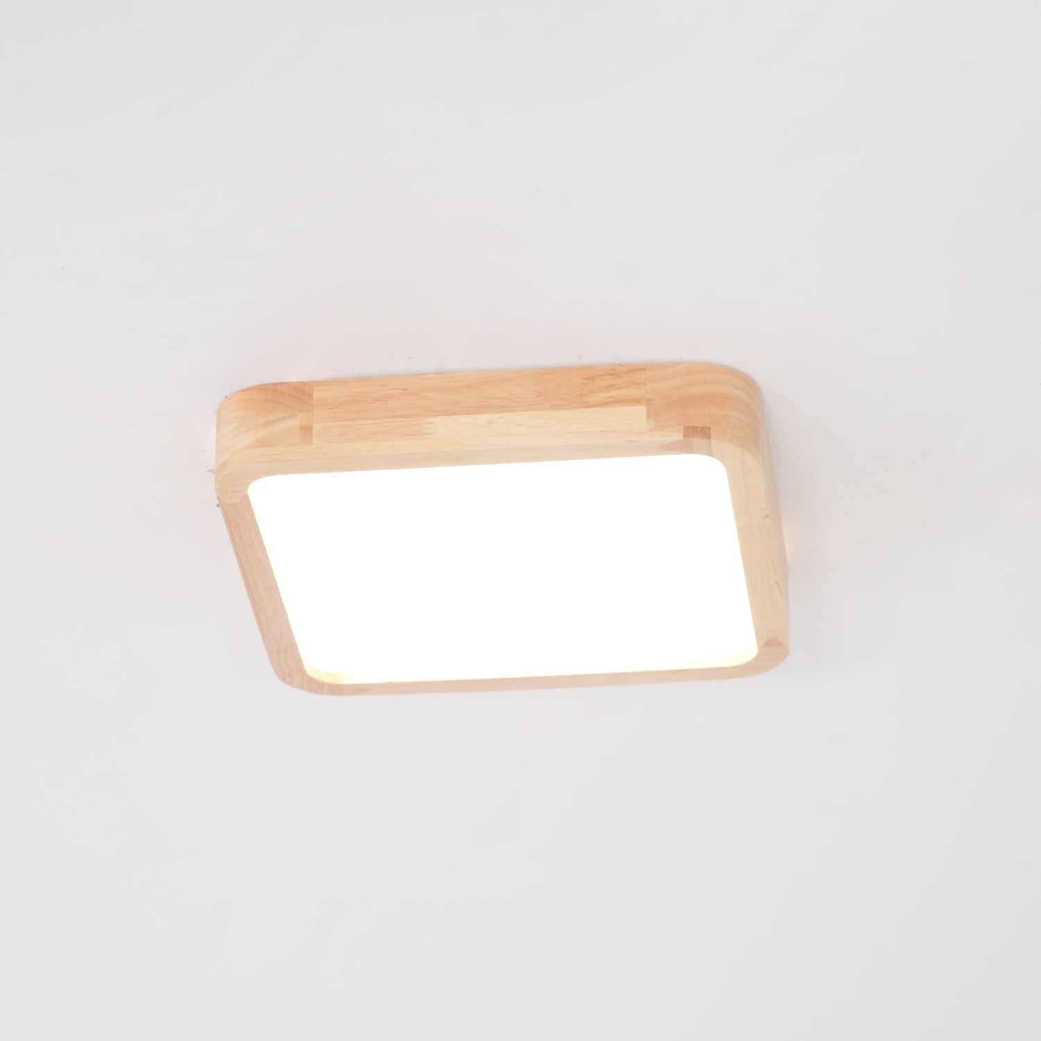Plafón LED de techo de madera con diseño geométrico