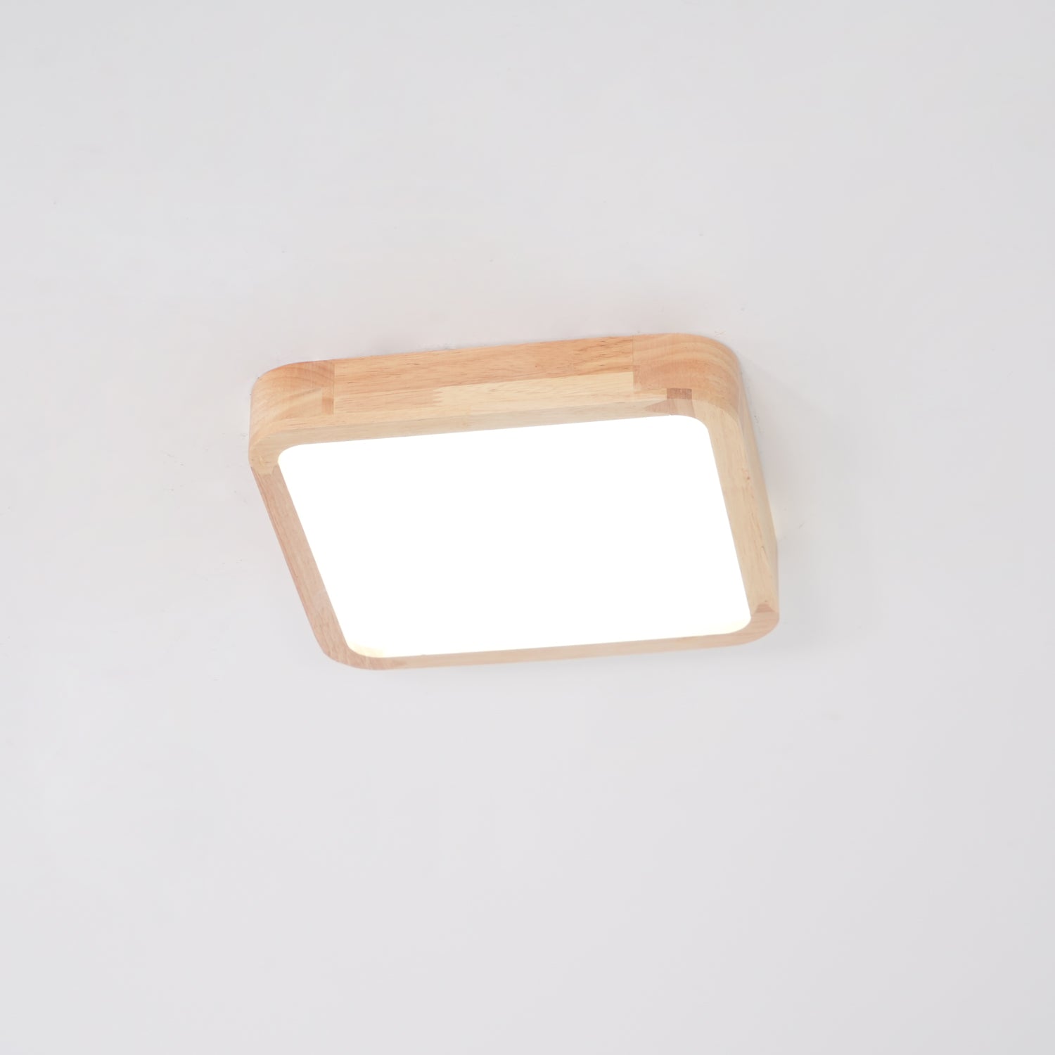 Plafón LED de techo de madera con diseño geométrico