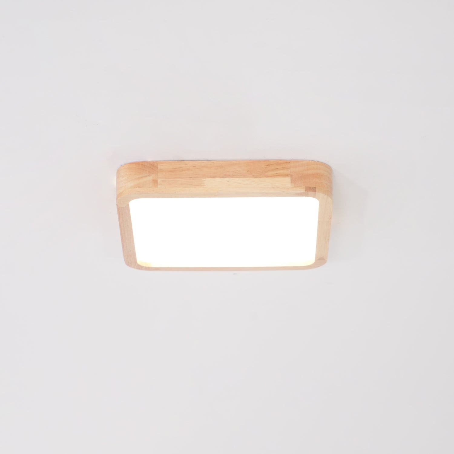 Plafón LED de techo de madera con diseño geométrico