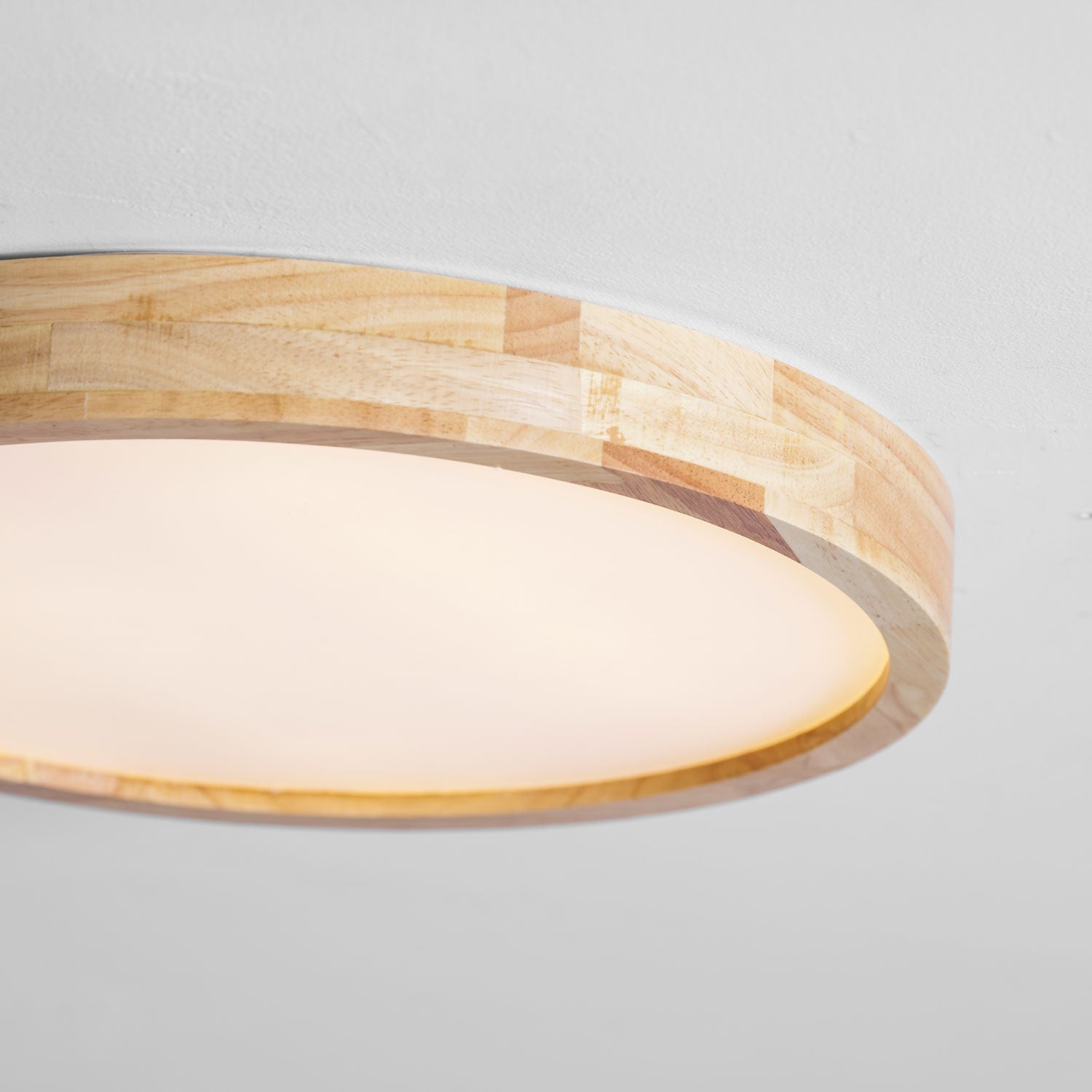 Plafón LED de techo de madera con diseño geométrico