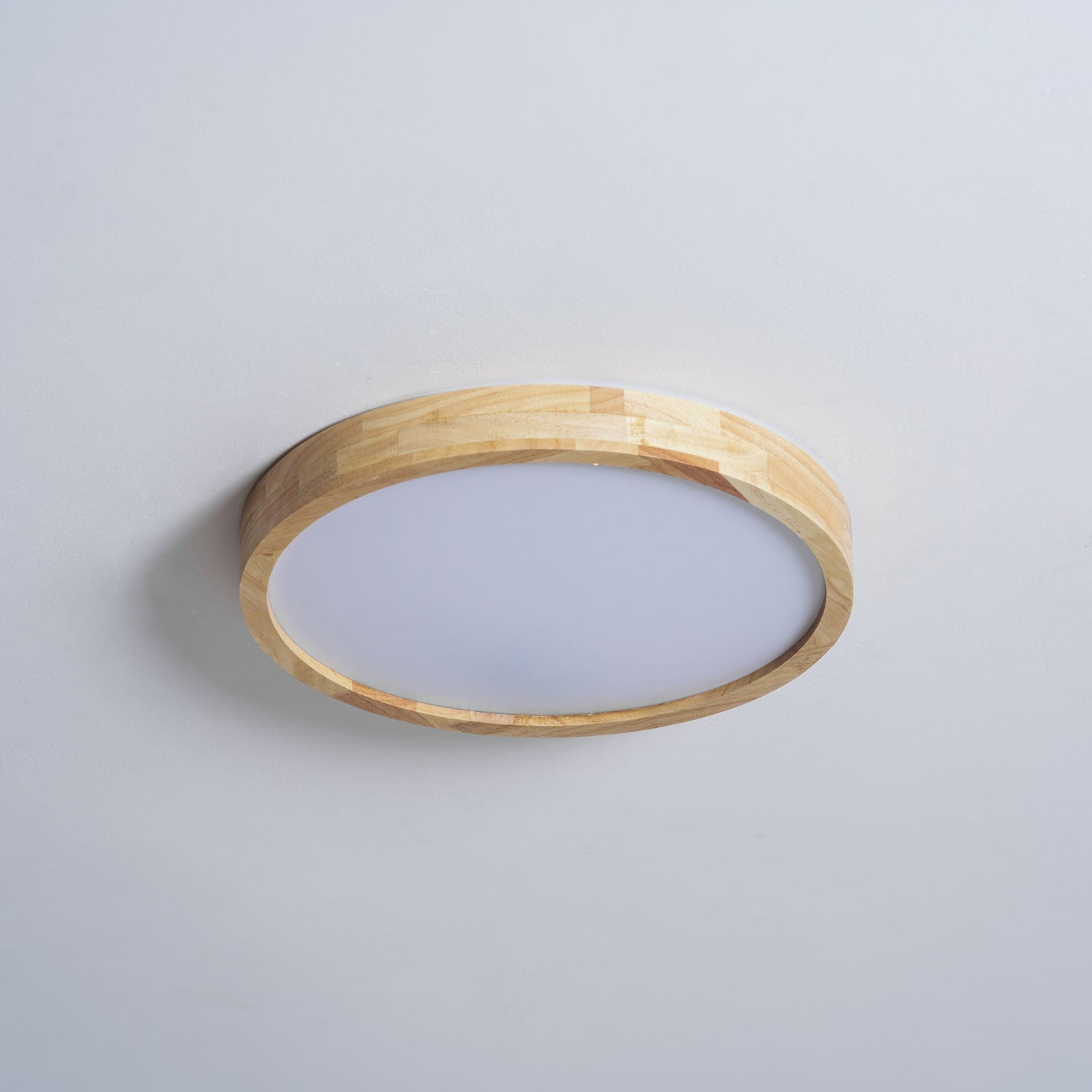 Plafón LED de techo de madera con diseño geométrico
