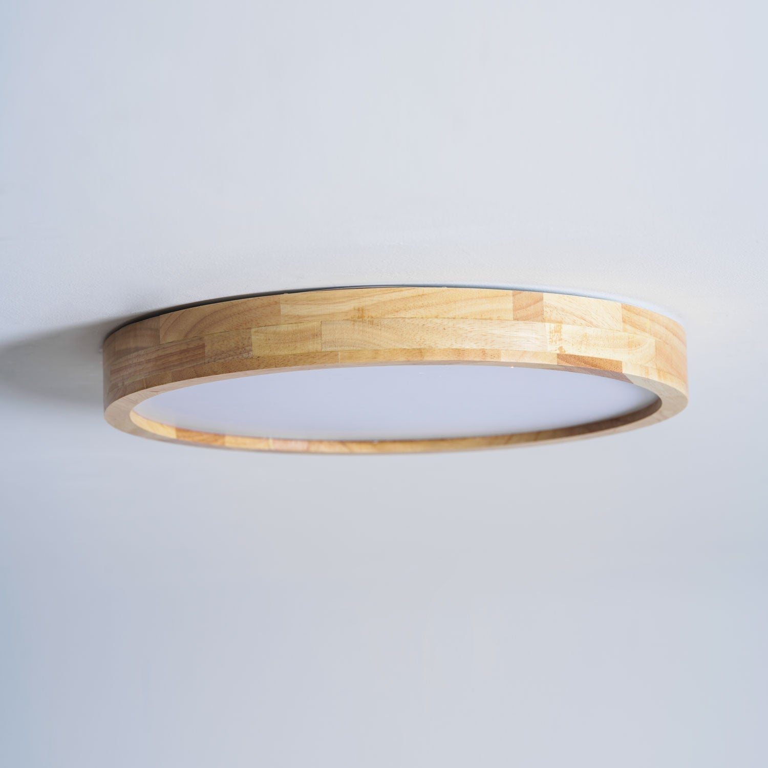 Plafón LED de techo de madera con diseño geométrico