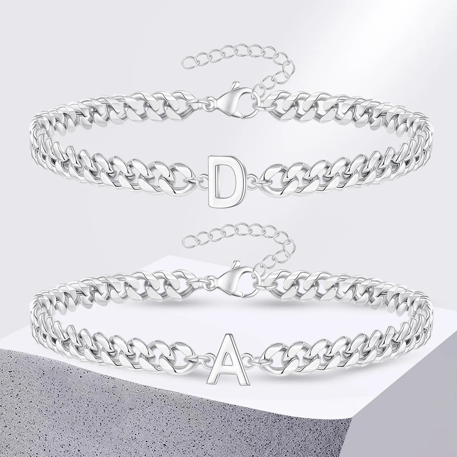 Pulsera cubana con inicial para parejas