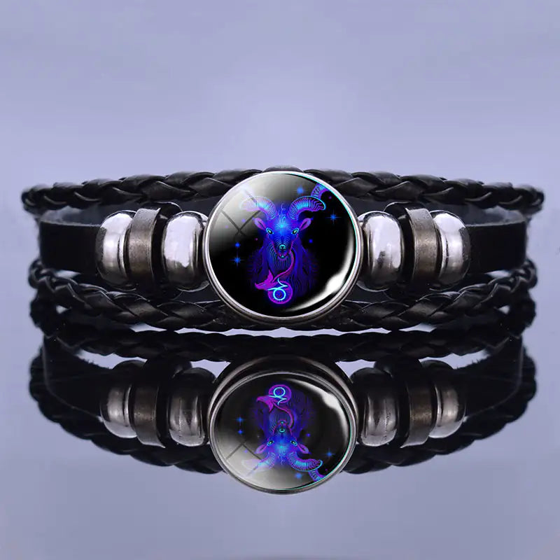 Pulsera de cuero con amuleto astrológico