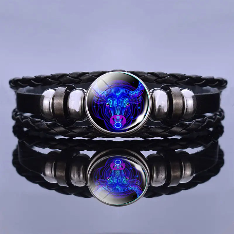 Pulsera de cuero con amuleto astrológico