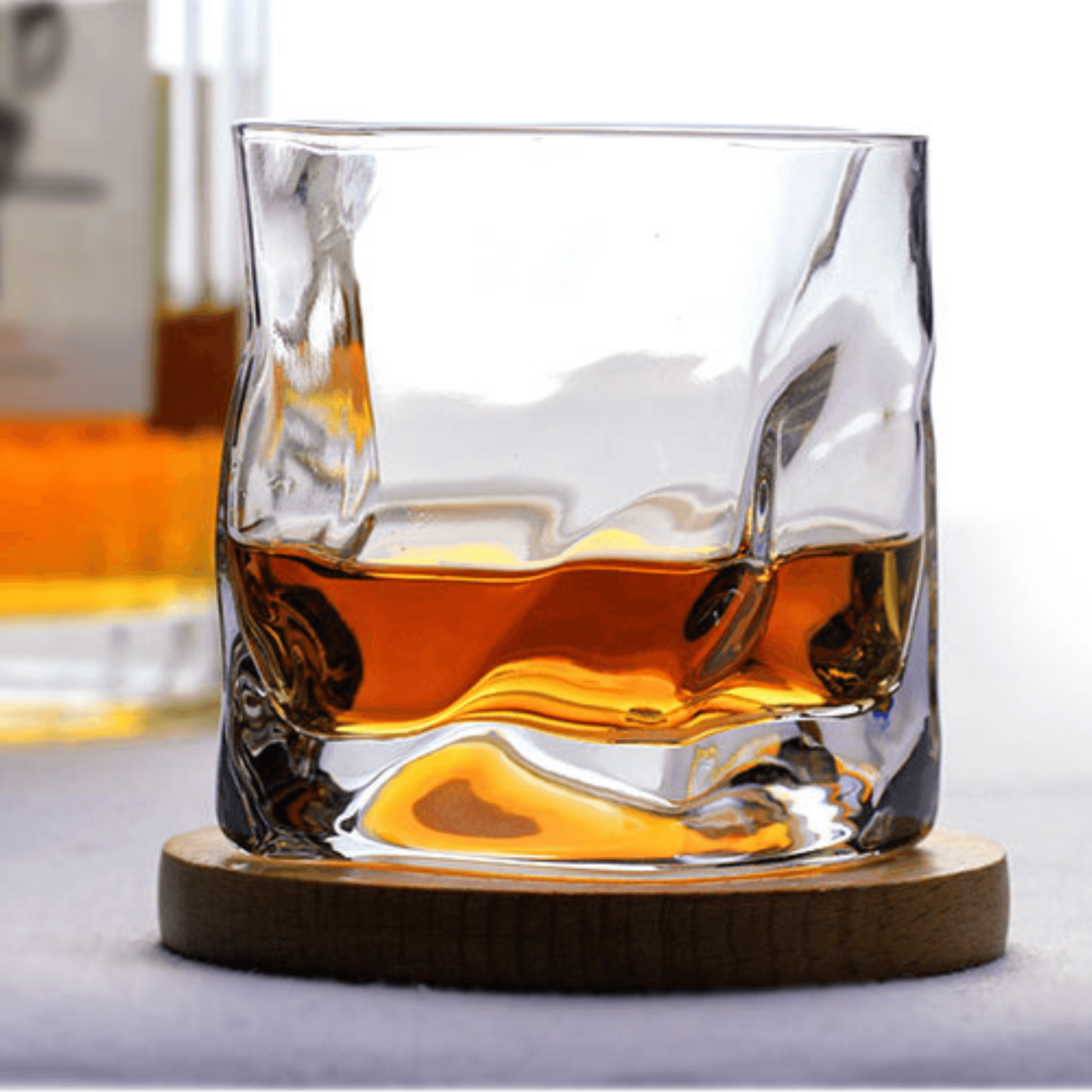 Vaso de whisky japonés Edo Kiriko con cuerpo arrugado