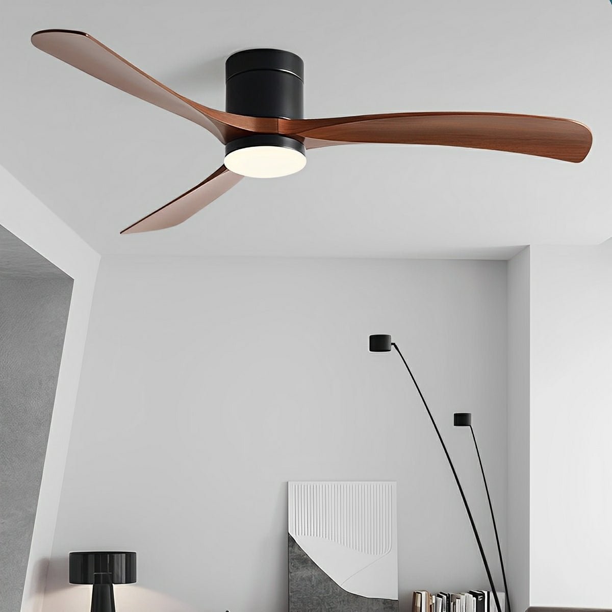 Ventilador de techo con luz LED integrada y aspas radiales planas