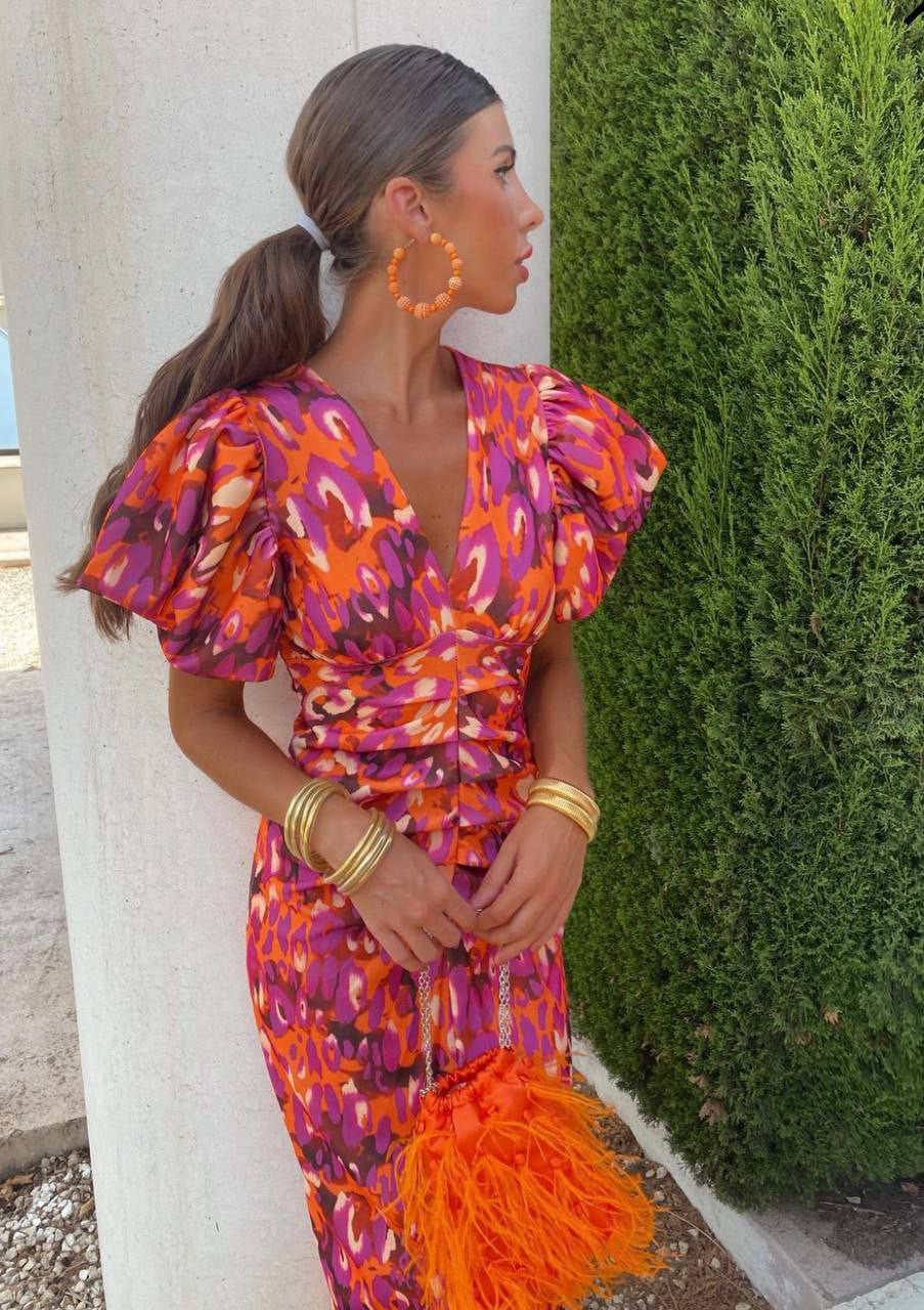 Vestido midi ajustado con cuello en V para mujer