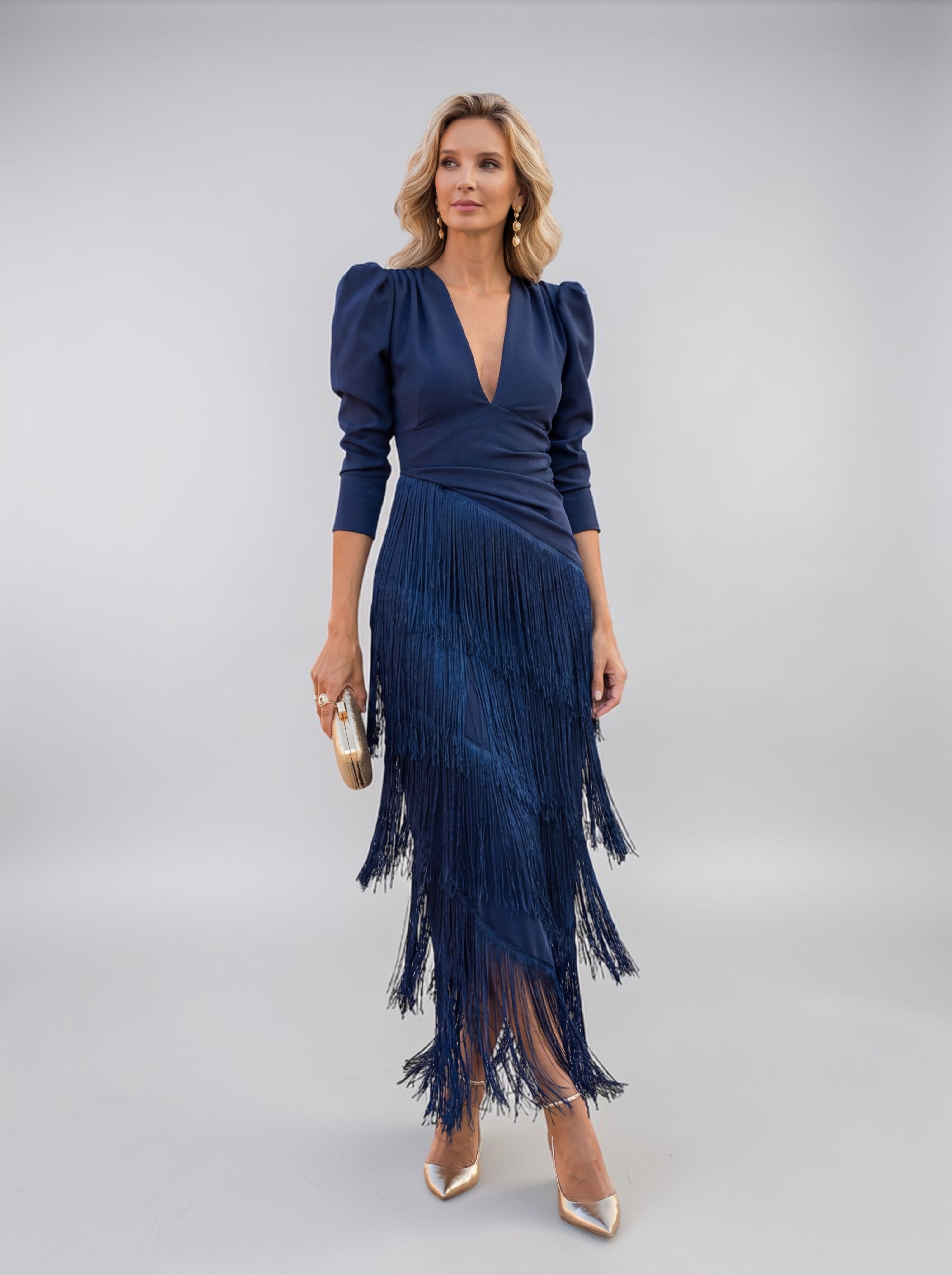 Vestido midi formal de mujer elegante con flecos escalonados