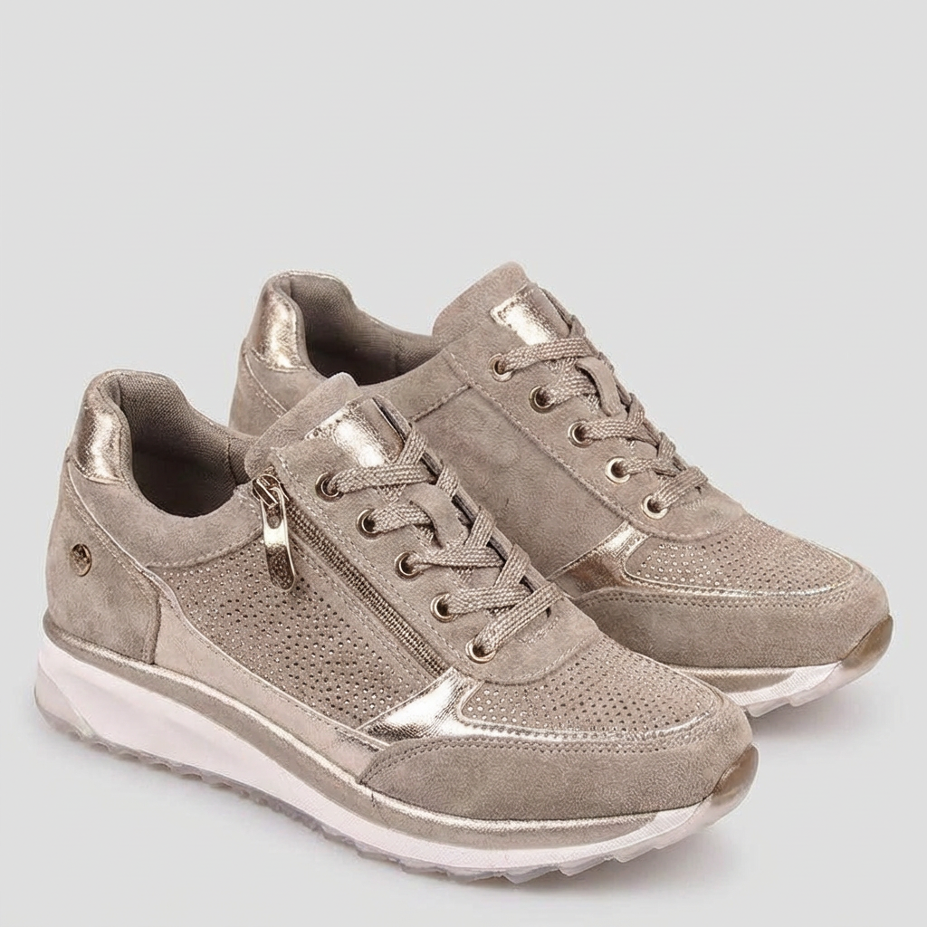 Zapatillas de ante con tachuelas y soporte